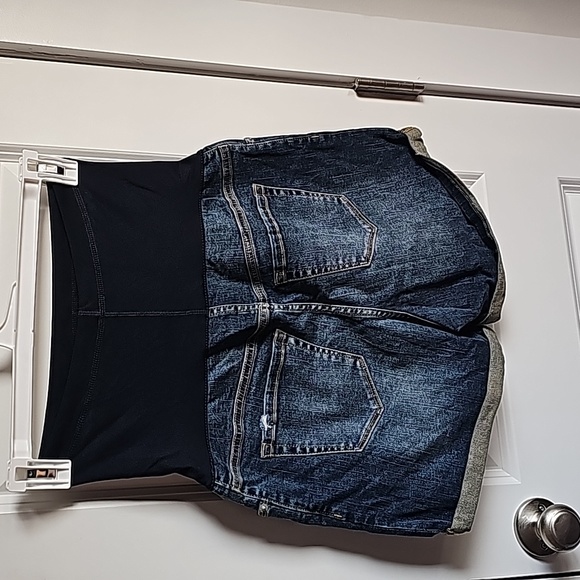 Liz Lange Maternity Midi Jean Shorts in Size Small EUC - Picture 3 of 6